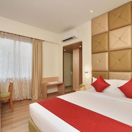Hotel La Sara Regent Bangalore Esterno foto