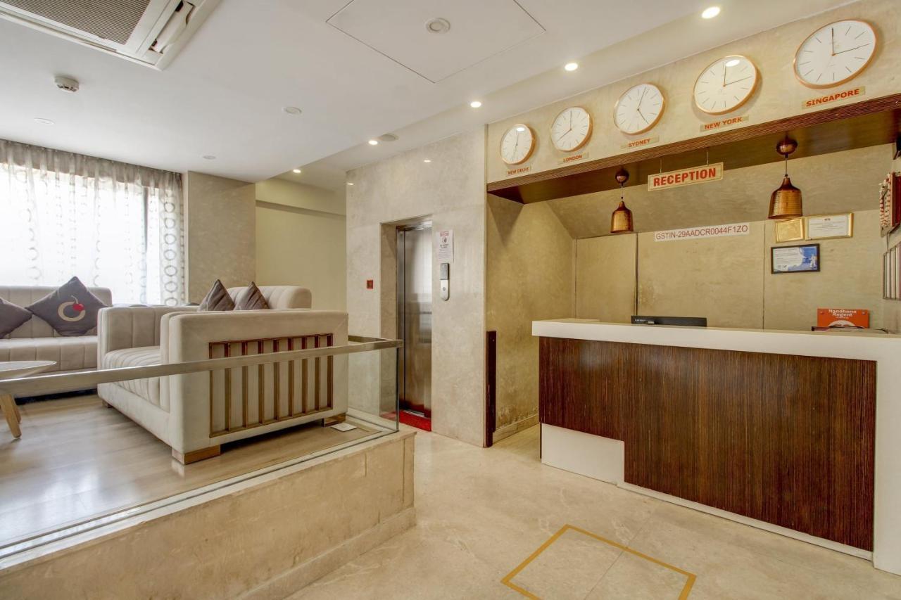 Hotel La Sara Regent Bangalore Esterno foto