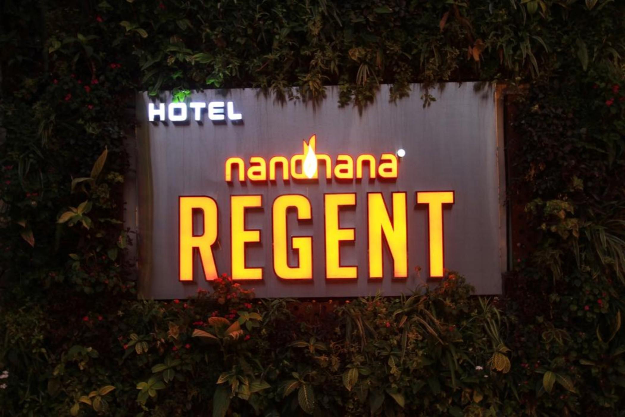 Hotel La Sara Regent Bangalore Esterno foto