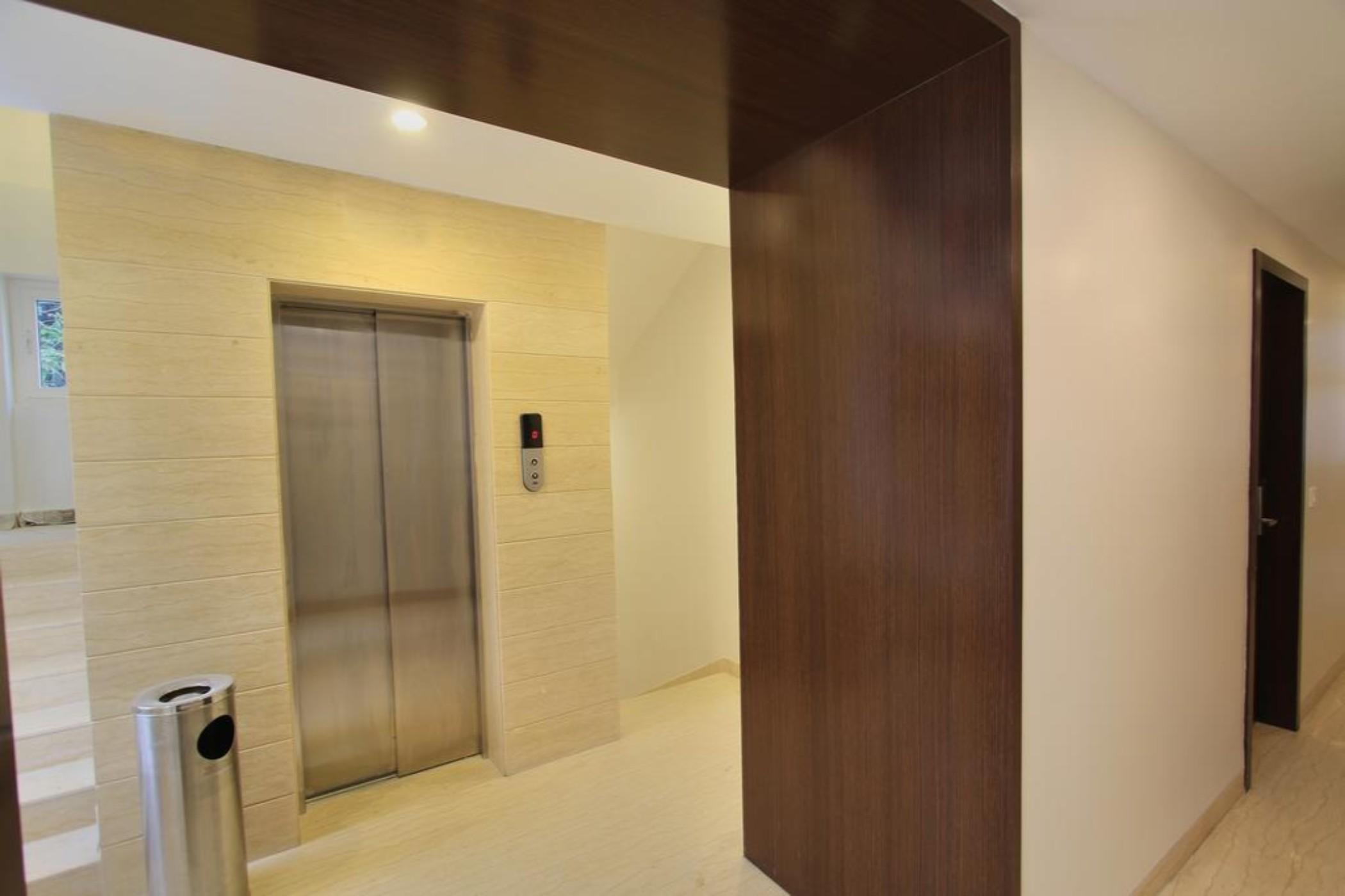 Hotel La Sara Regent Bangalore Esterno foto